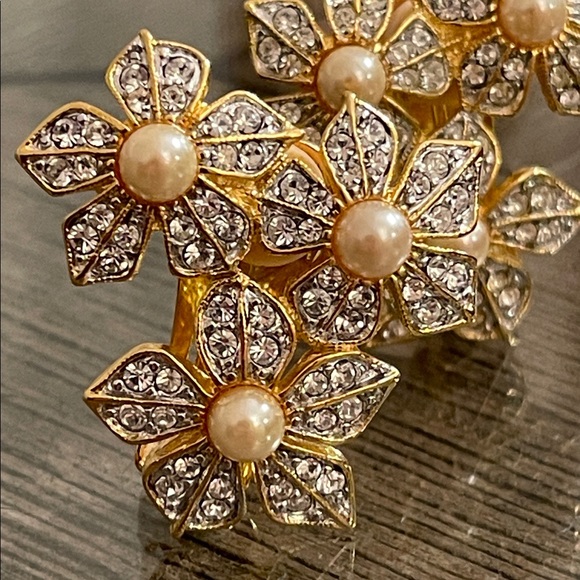 Kenneth Jay Lane Gold-tone and Pearl Floral Cluster Earrings - Picture 17 of 17